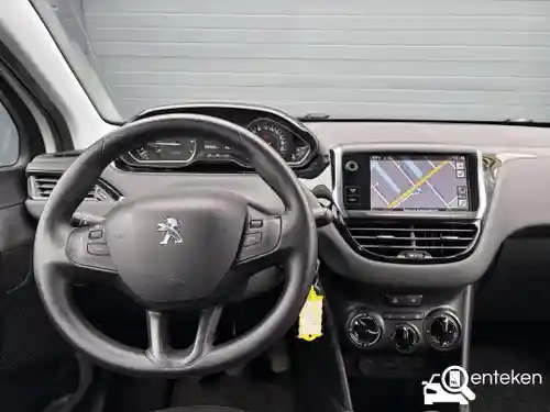 Peugeot 208 1.2 PureTech 82 2012