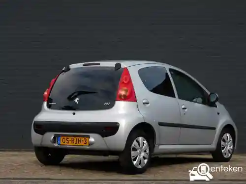 Peugeot 107 1.0 70 2011
