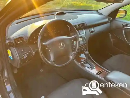 Mercedes-Benz C 180 2005