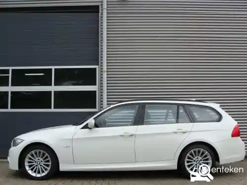 BMW 320i Touring 2012