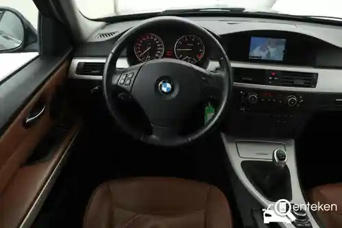 BMW 318i Touring 2012