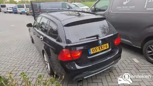 BMW 318i Touring 2012