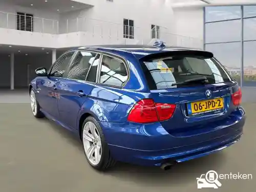 BMW 318i Touring 2009
