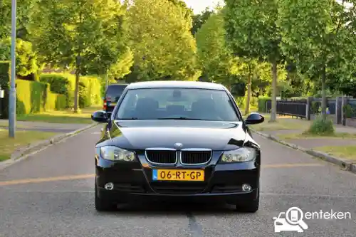 BMW 320i 2005