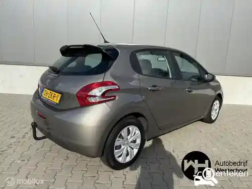 Peugeot 208 1.2 PureTech 82 2012