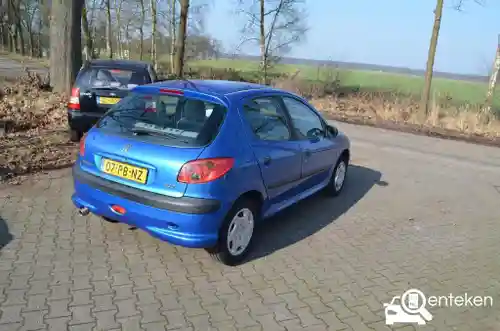 Peugeot 206 75 2004