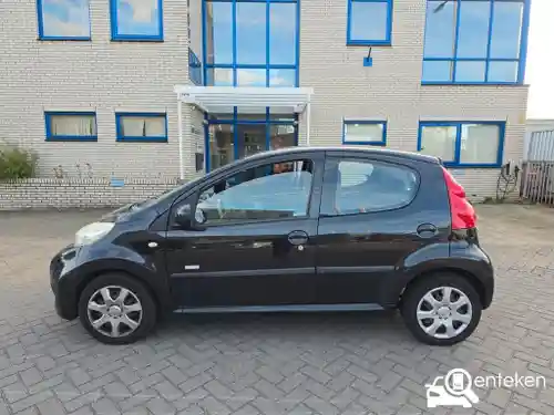 Peugeot 107 1.0 70 2011