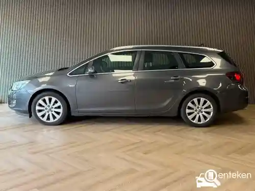 Opel Astra Sports Tourer 1.4 Turbo 2011