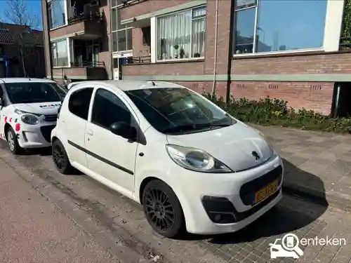 Peugeot 107 1.0 68 2012