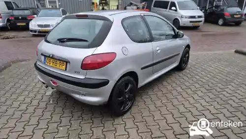 Peugeot 206 75 2001