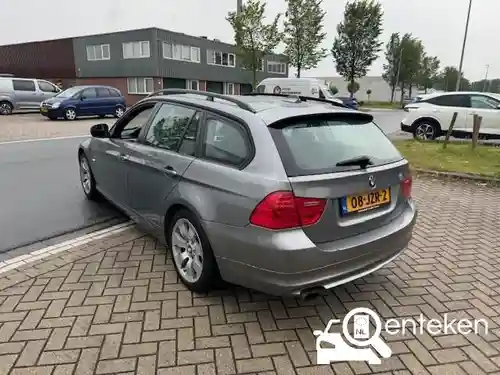 BMW 318i Touring 2010