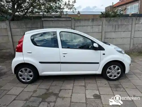 Peugeot 107 1.0 70 2010