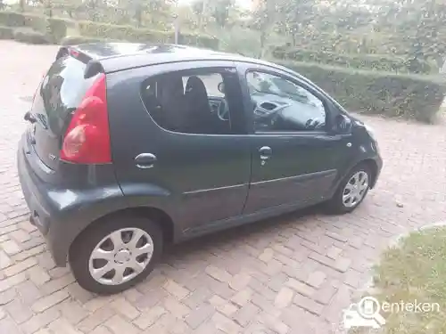 Peugeot 107 1.0 70 2011