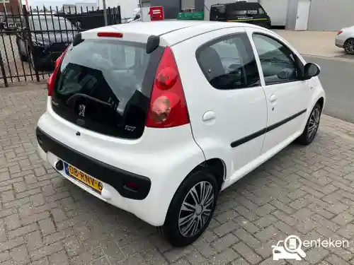 Peugeot 107 1.0 70 2011