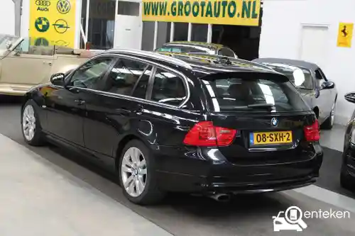 BMW 318i Touring 2012