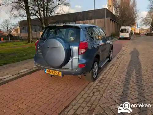 Toyota RAV4 2.0 2006