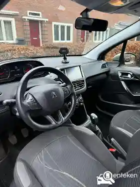 Peugeot 208 1.2 PureTech 82 2012