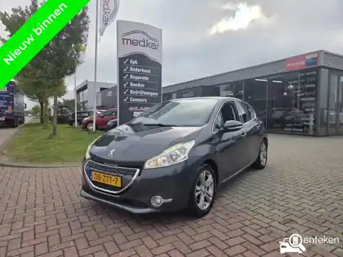 Peugeot 208 1.2 PureTech 82 2013