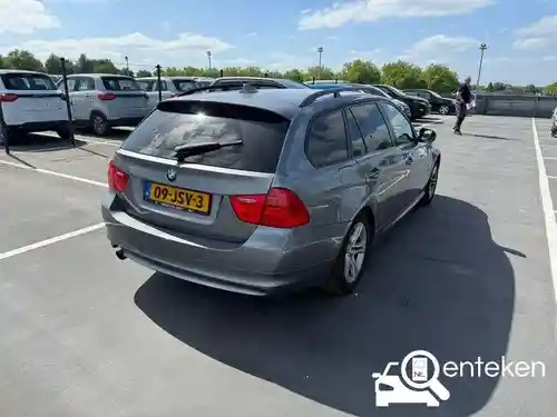 BMW 318i Touring 2009