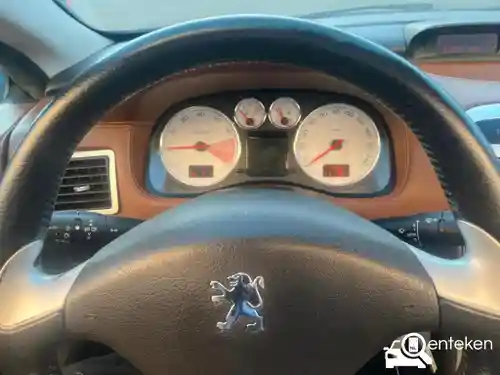 Peugeot 307 CC 135 2004