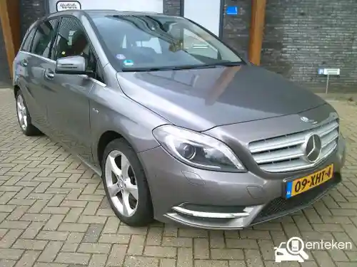 Mercedes-Benz B 180 BlueEFFICIENCY 2012