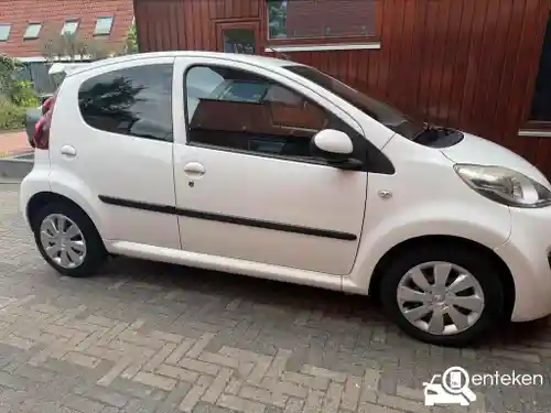Peugeot 107 1.0 68 2012