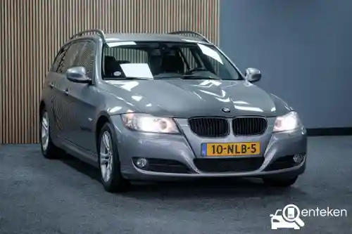 BMW 318i Touring 2010