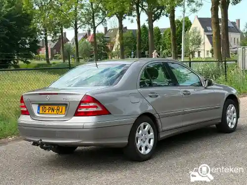 Mercedes-Benz C 180 2004