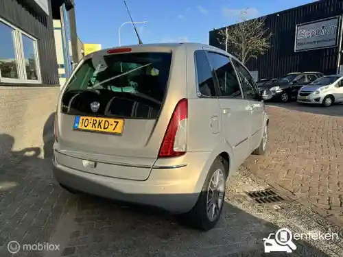 Lancia Musa 1.4 16v p 2011