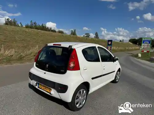 Peugeot 107 1.0 70 2011
