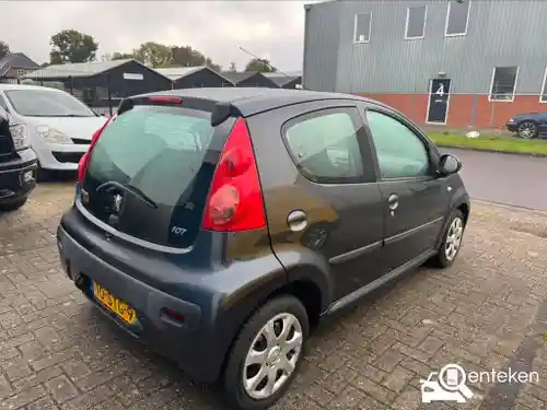 Peugeot 107 1.0 70 2011