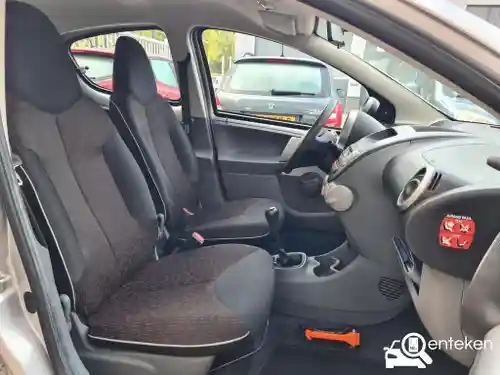 Peugeot 107 1.0 70 2012