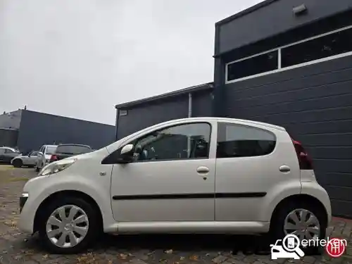 Peugeot 107 1.0 68 2012