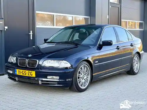 BMW 330i 2001