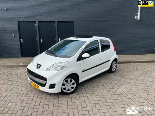 Peugeot 107 1.0 70 2011