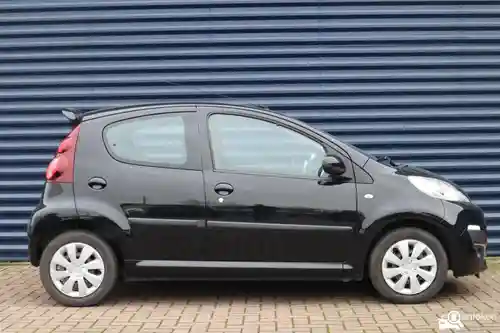 Peugeot 107 1.0 68 2012