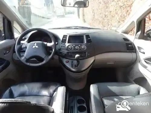 Mitsubishi Grandis 2.4 2006