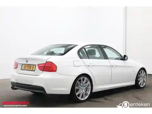 BMW 318i Touring 2012
