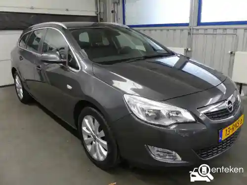 Opel Astra Sports Tourer 1.4 Turbo 2011