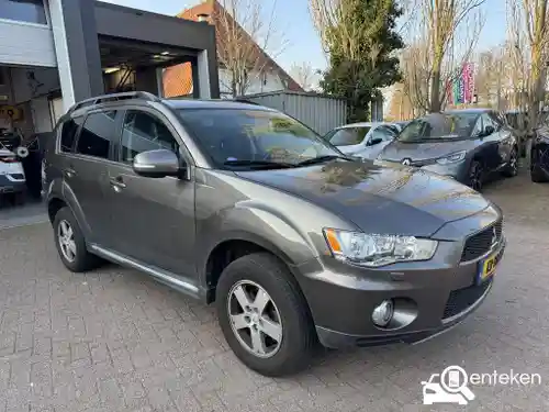 Mitsubishi Outlander 2.0 2012
