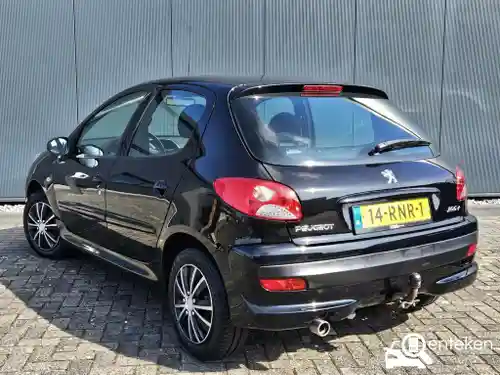 Peugeot 206 75 2011