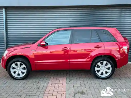 Suzuki Grand Vitara 2.4 2010