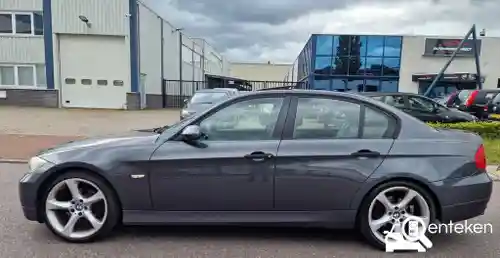 BMW 320i 2005