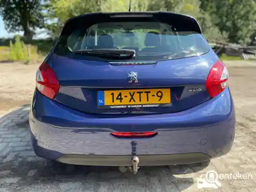 Peugeot 208 1.2 PureTech 82 2012
