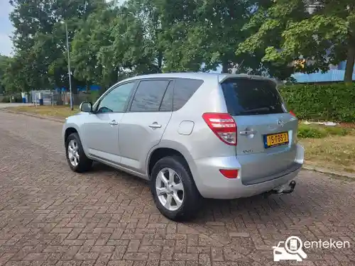 Toyota RAV4 2.0 2011