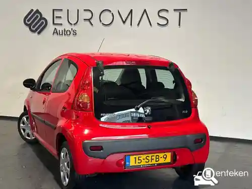 Peugeot 107 1.0 70 2011