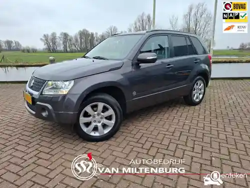 Suzuki Grand Vitara 2.4 2010
