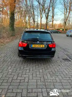 BMW 318i Touring 2010
