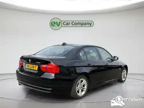 BMW 318i Touring 2010