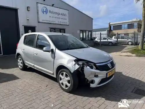 Dacia Sandero 1.2 16V 75 2011